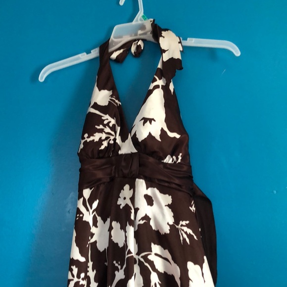 Dresses & Skirts - Silk brown dress